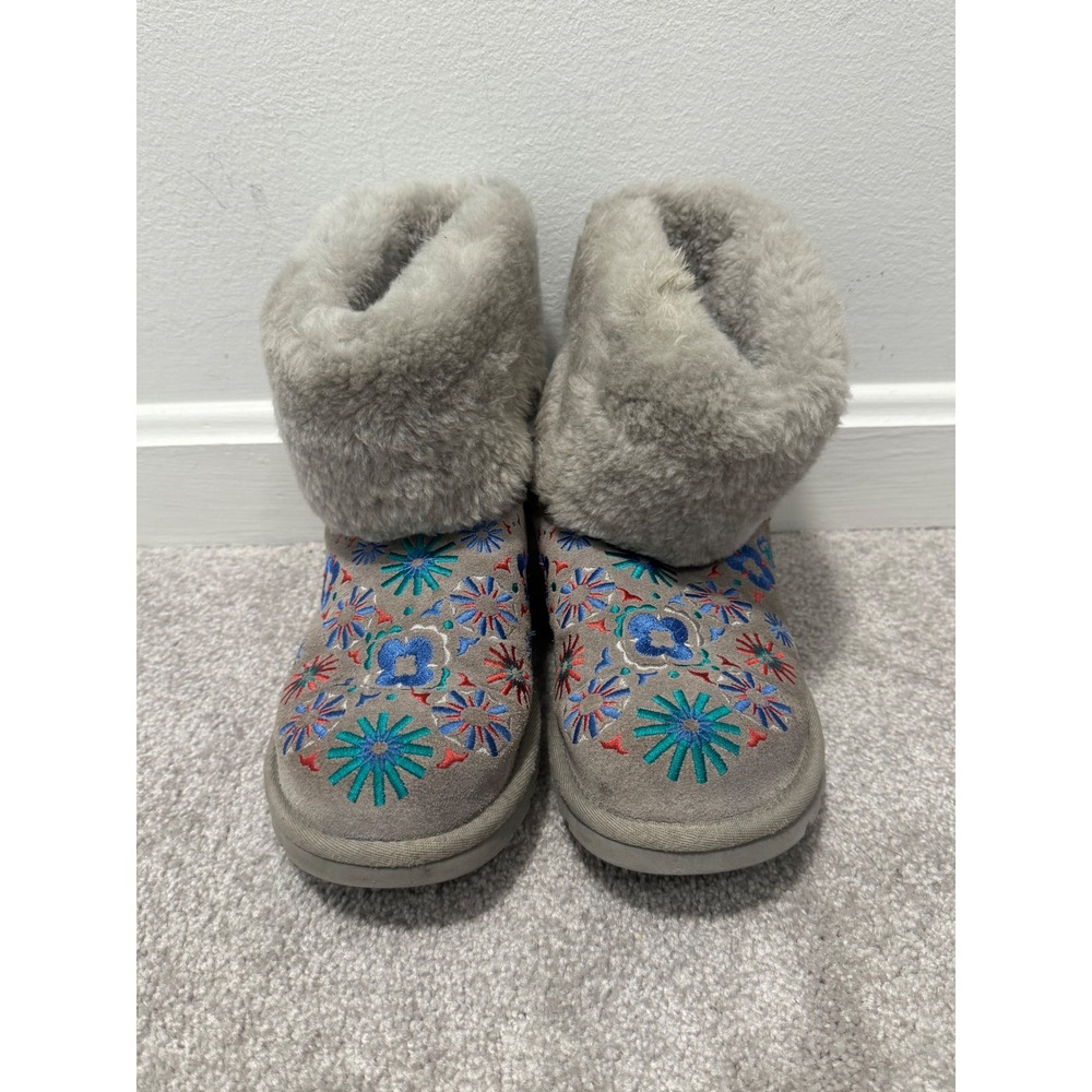 UGG Australia Classic Mini Floral Embroidered Grey Sheepskin Cuff Boots Womens 6